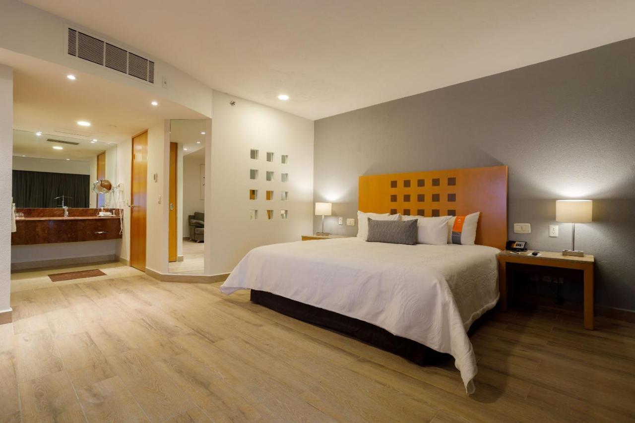 Real Inn Торреон Экстерьер фото